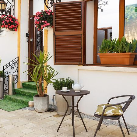 Homelike Guest House Cirénia Exterior foto